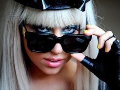 Mabes Polri diserbu massa penolak Lady Gaga