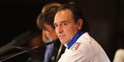 Prandelli ingin fans cinta Gli Azzurri (lagi)