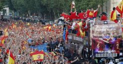 Ribuan fans kirab juara Casillas dkk