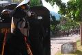 Eksekuasi rumah, warga bentrok dengan polisi