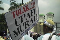 Upah buruh minimal akan ditetapkan Rp2 juta/bulan