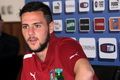 Pinangan Roma bergantung Destro