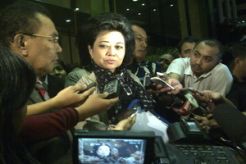 Diperiksa 12 jam, Hartati tampak kelelahan