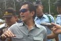 Pong kembali panjat atap Gedung DPR