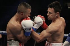Tiket Guerrero menantang Mayweather Jr.
