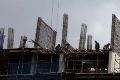 12 pekerja jatuh dari crane