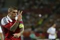 Bertahan di Liverpool, Agger tato tubuh bertulisan YNWA