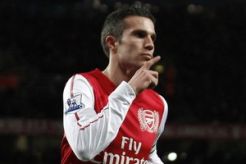 Gabung MU, Persie tunggu tes medis