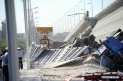 Jembatan baru di China ambruk, 5 tewas