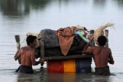 Ribuan pengungsi butuh makanan dan pakaian