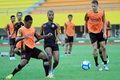 Sriwijaya memburu bek tangguh
