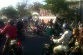 Lokasi baku tembak dipadati warga