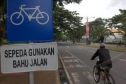 Jalur sepeda BKT terpanjang di Indonesia