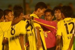 Pertandingan ricuh, pemain Jatim dan Sumut adu fisik