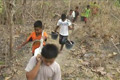 Kekeringan, warga kerahkan anak-anak cari air