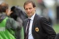 Ambil risiko, Allegri turunkan pemain cedera