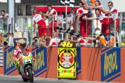 Rossi dedikasikan kemenangan untuk Super Sic