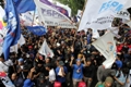 Rekan ditangkap, Karyawan PT Panarub demo lapas
