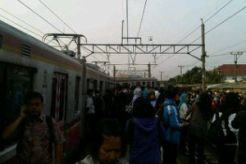 KRL CL anjlok di Cilebut