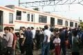 Pengguna KRL diminta gunakan transportasi lain