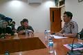 Bebaskan Onih, buruh negosiasi dengan polisi