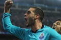 La Viola selangkah lagi  boyong Lopez