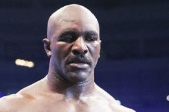 Holyfield siap pensiun dari tinju
