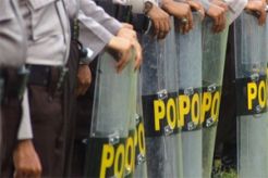 Wakapolsek Pamulang tersungkur dilempar bambu