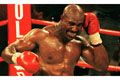 Terlilit utang Holyfield lego sabuk juara