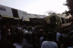 Kereta Prambanan Ekspress terguling