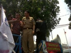 Ahok siap pecat Kadisnaker DKI
