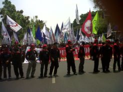 Buruh & Ahok makan siang bareng