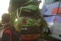 Truk hantam bus mogok di Pantura