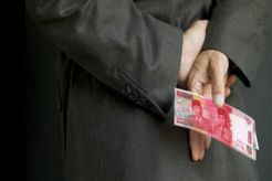 Gubernur Riau minta Rp500 juta dalam peti