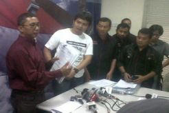 Tidak netral, Ketua Panwaslu DKI dipecat