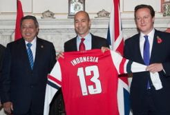 Arsenal sambangi Jakarta 2013