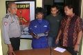 Pencuri celana dalam babak belur dihajar massa