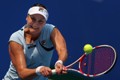 Tundukkan Wozniacki, Petrova juara