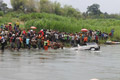 Mobil ziarah masuk sungai, 3 tewas