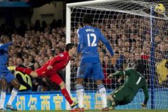 Tandukan Suarez gagalkan kemenangan Chelsea