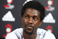 Sadar diri, Adebayor minta maaf