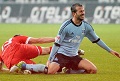 Tiga pekan Hamburg kehilangan Van der Vaart