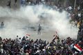 Demonstran penentang Morsi bentrok dengan Polisi Mesir