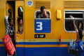 Hari pertama, KRL Bogor-Jakarta angkut 8.737 penumpag