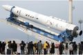 Korsel tunda peluncuran satelit hingga 2013