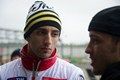 Kondisi leher cedera, Dovizioso ungguli Rossi dan Biaggi