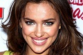 Ups, pacar Ronaldo foto nyaris topless