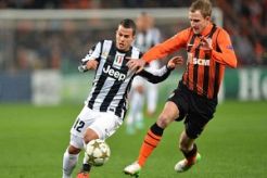 Kalahkan Shakhtar, Juve pimpin grup E
