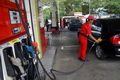CT : Mudah larang mobil pribadi minum BBM subsidi