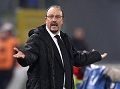 Benitez melawan tekanan juara Chelsea